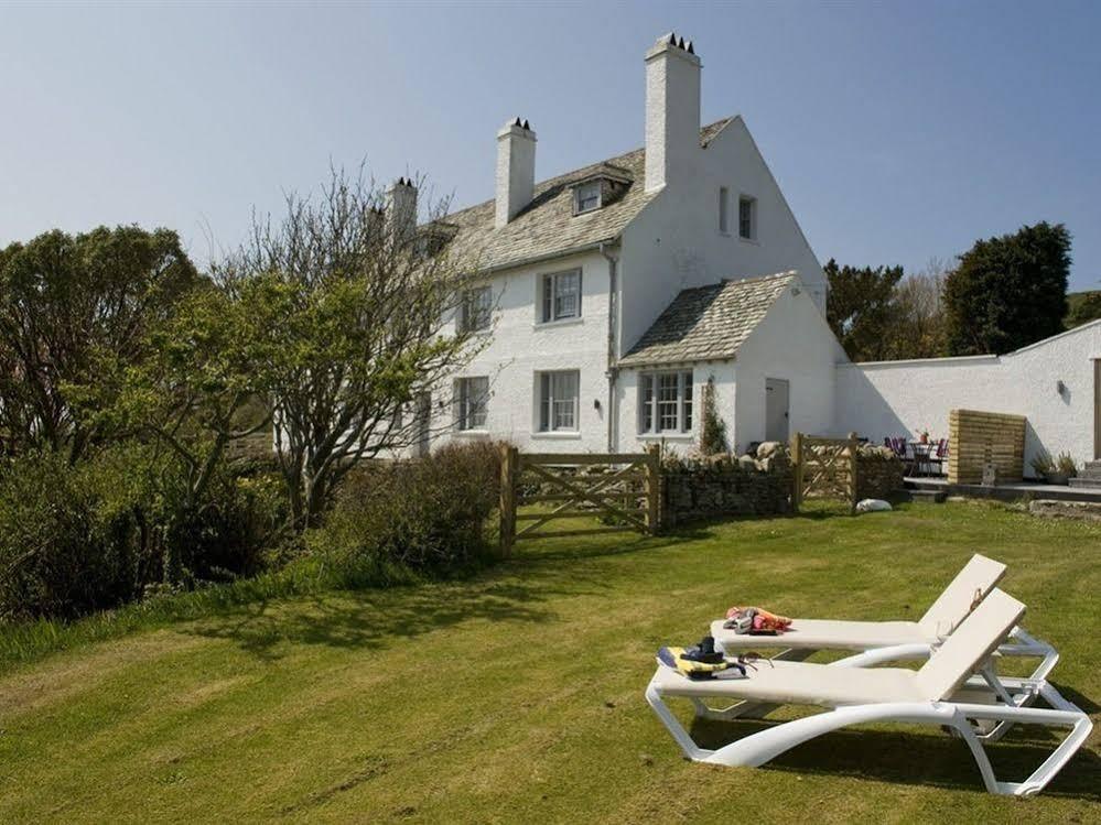 Tan Y Cytiau Villa Holyhead Exterior photo